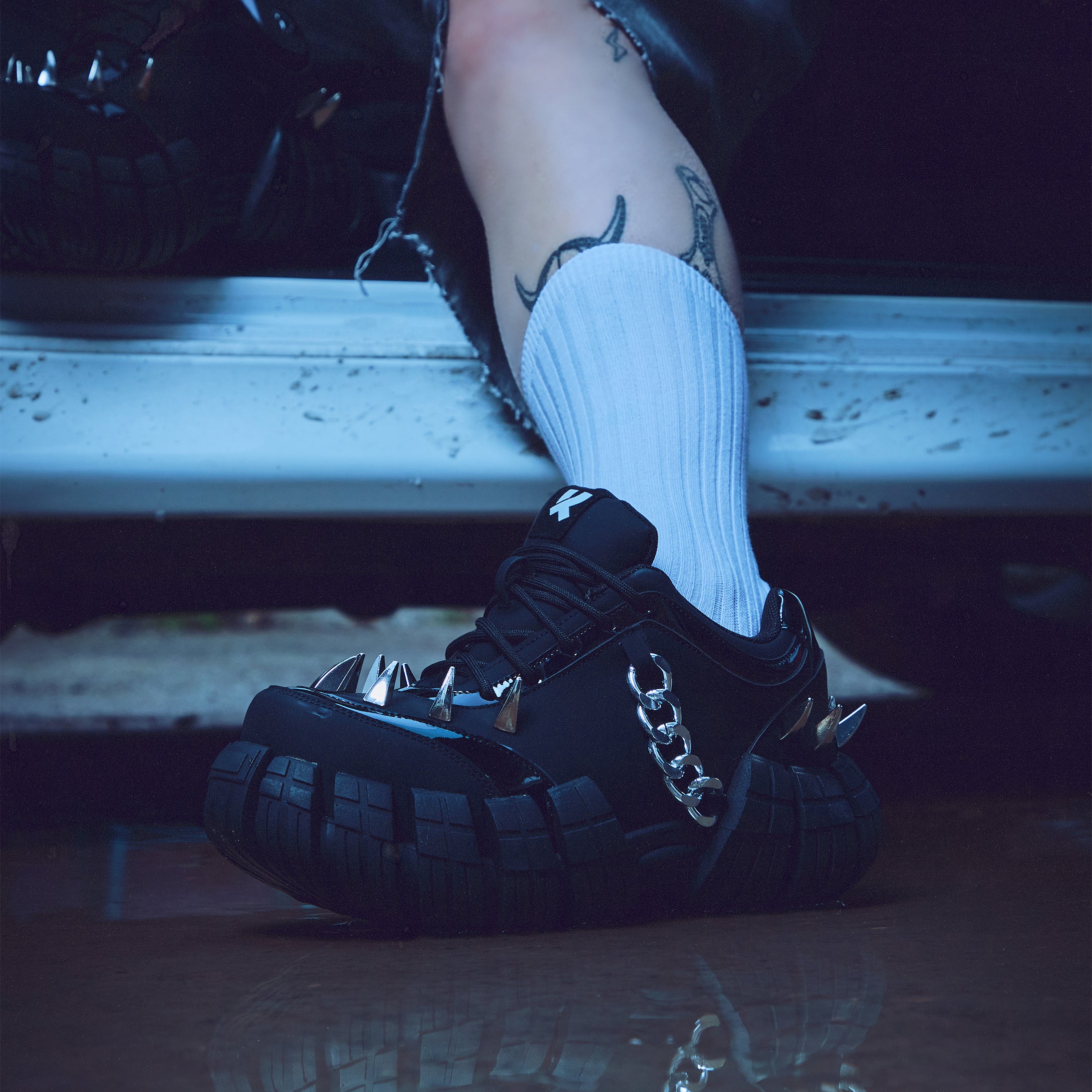 Deathbrand Men's Spike Tread Trainers6