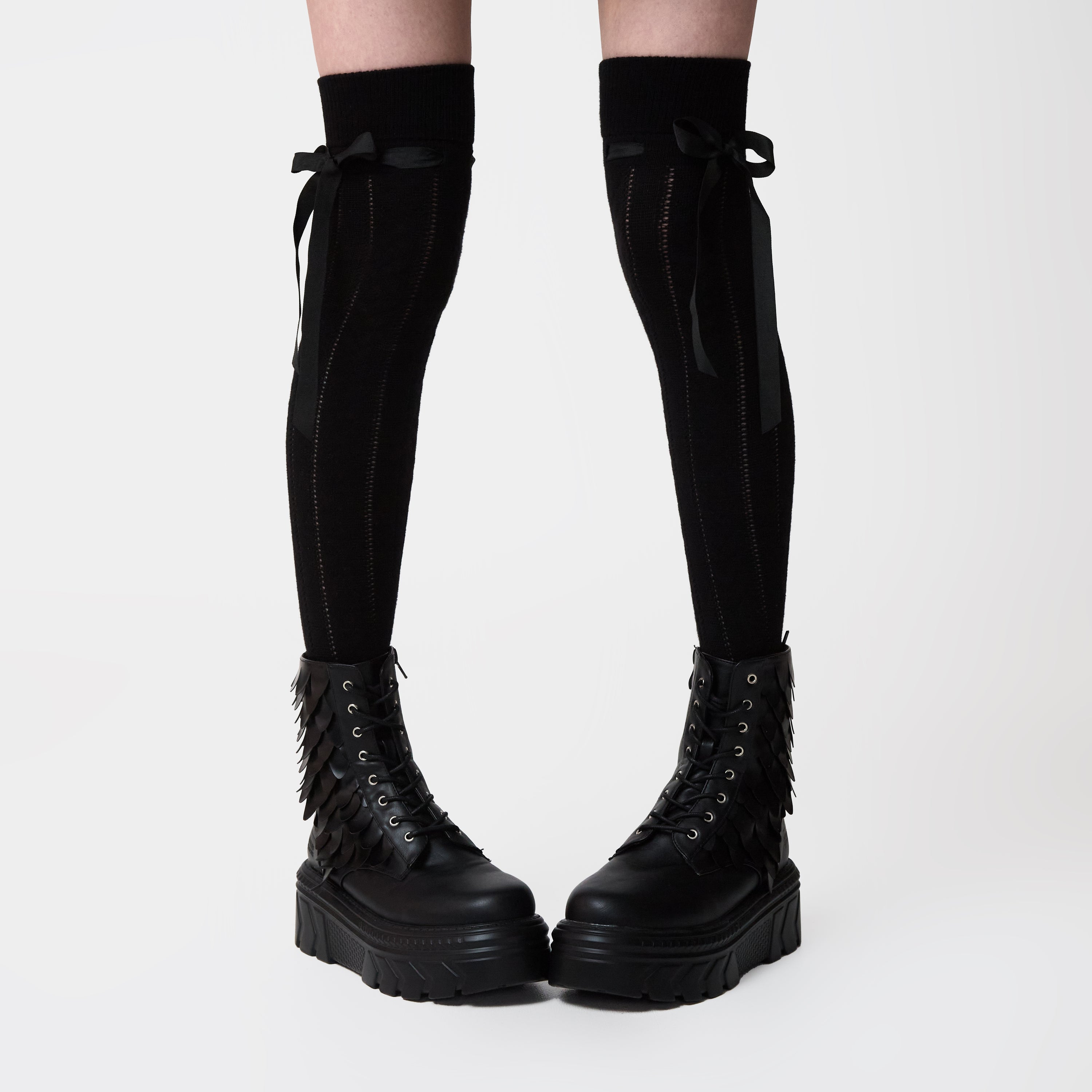 Draco_Scale_Chunky_Stomper_Boots_-_Black_MODEL1