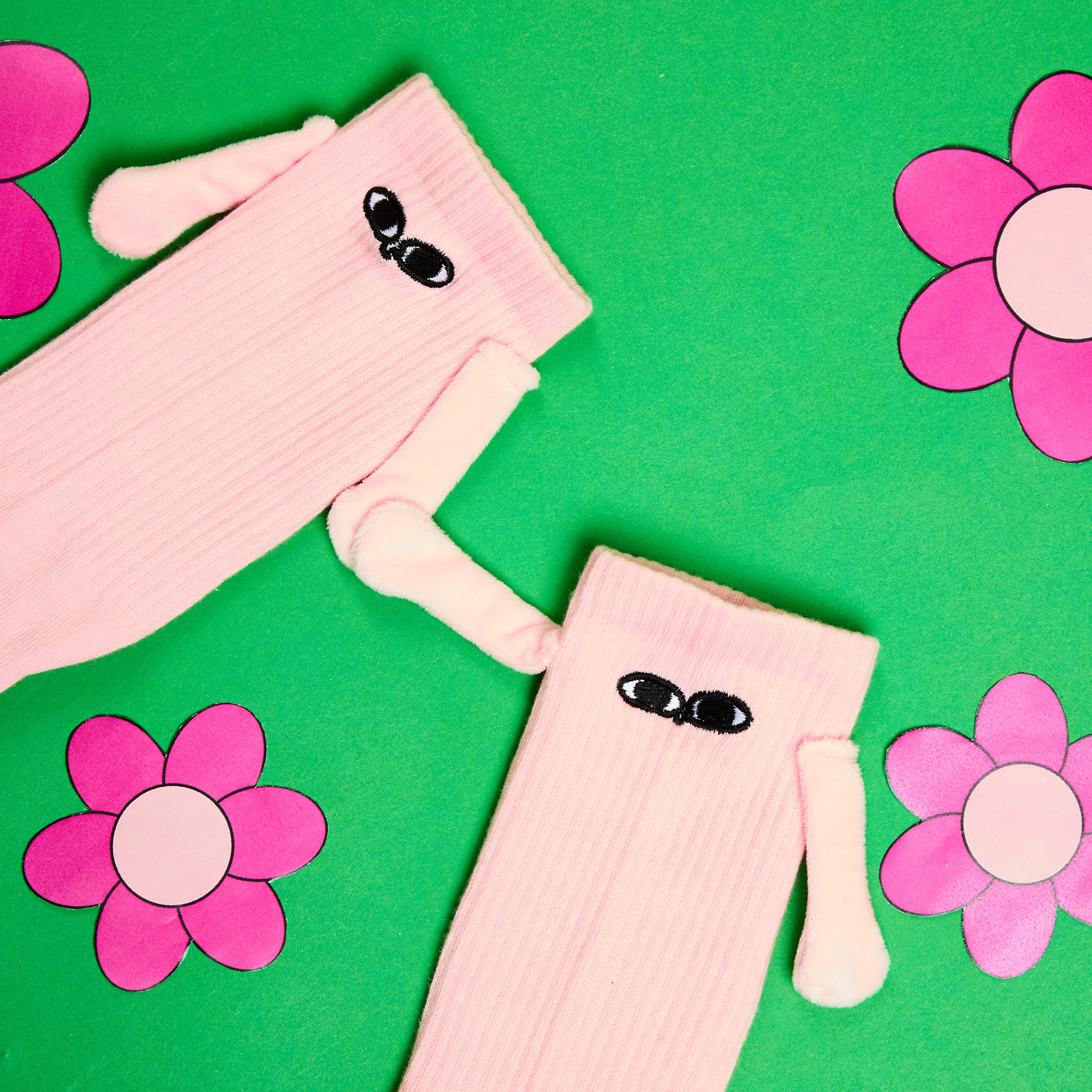 KOI_Ketnipz_Holding_Hands_Socks_MOD2