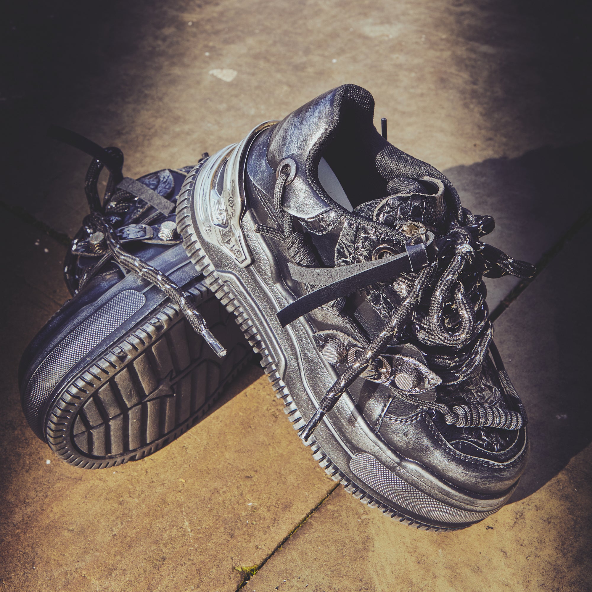 KOI_Metamorphosis Distressed Platform Trainers_MOD